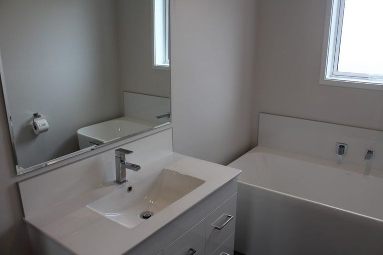 Photo of property in 124 Longwood Road East, South Featherston, Featherston, 5771