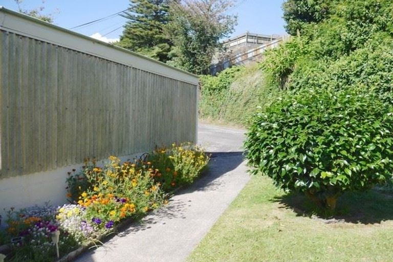 Photo of property in 117c Seaview Road, Westown, New Plymouth, 4310