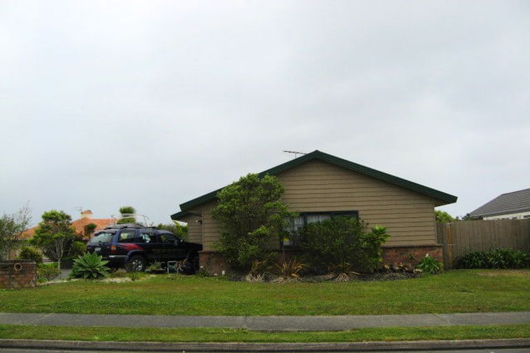 Photo of property in 42 Alec Craig Way, Gulf Harbour, Whangaparaoa, 0930