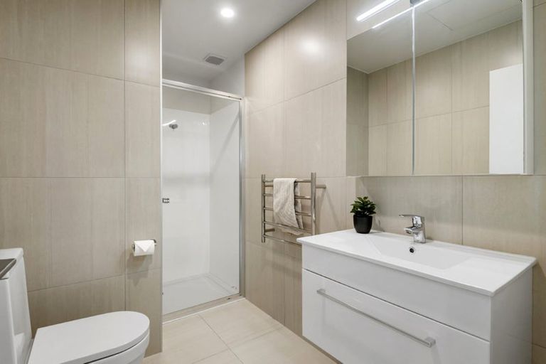 Photo of property in 210/165 Lake Road, Northcote, Auckland, 0627