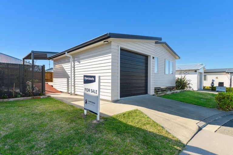 Photo of property in 11 Kamahi Crescent, Papamoa Beach, Papamoa, 3118