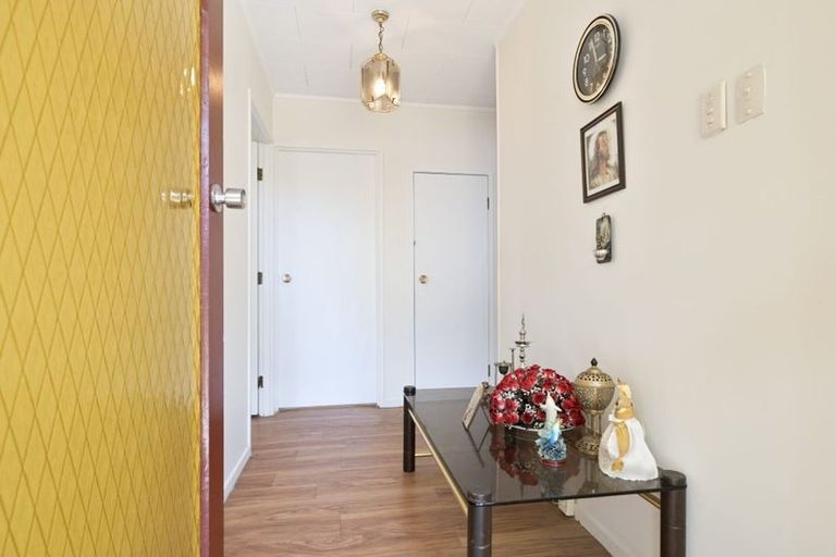 Photo of property in 19 Pankhurst Place, Sunnyvale, Auckland, 0612