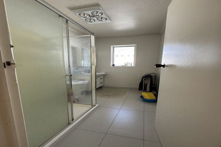 Photo of property in 1/172 Forrest Hill Road, Forrest Hill, Auckland, 0620