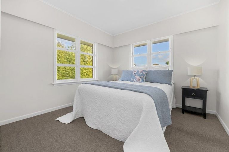Photo of property in 12 Clayton Road, Manurewa, Auckland, 2102