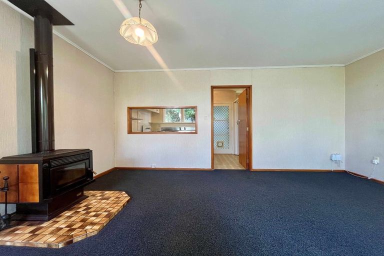 Photo of property in 3/77 Royal View Road, Te Atatu South, Auckland, 0610