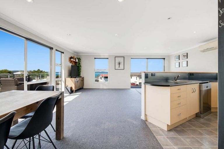 Photo of property in 4 Ngatira Place, Snells Beach, 0920