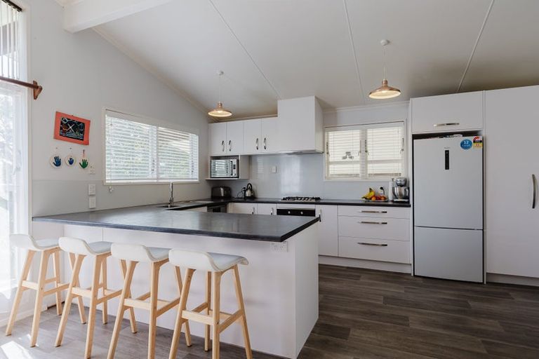 Photo of property in 23 Haast Place, Awapuni, Palmerston North, 4412