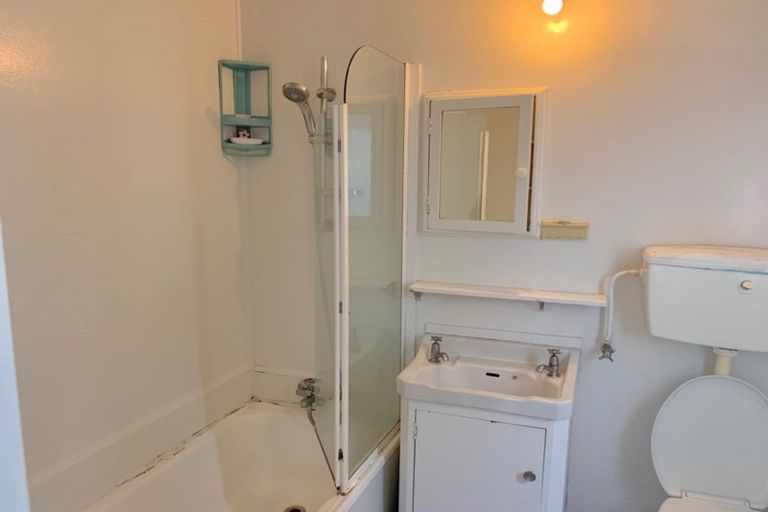 Photo of property in 1/7 Arawa Street, New Lynn, Auckland, 0600