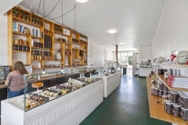 Photo of property in 1/86 Eversleigh Road, Belmont, Auckland, 0622