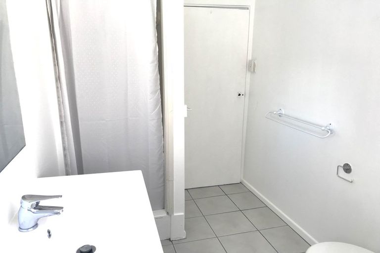 Photo of property in 14 Bidwill Street, Mount Cook, Wellington, 6021