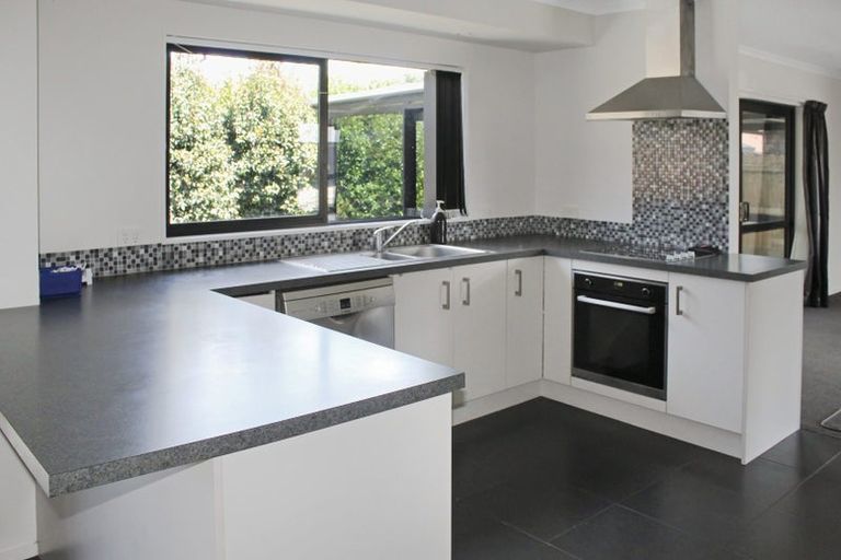 Photo of property in 22 Liberty Grove, Kelvin Grove, Palmerston North, 4414