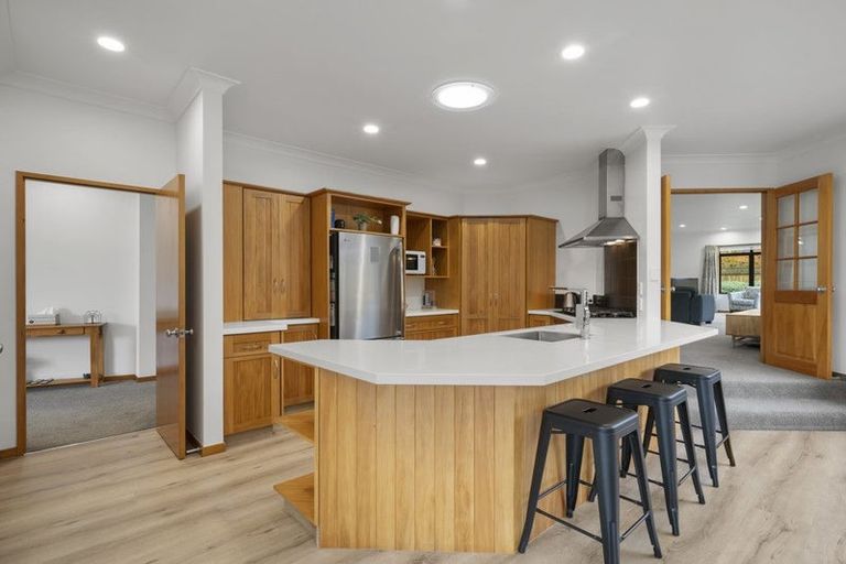 Photo of property in 2 Heritage Place, Terrace End, Palmerston North, 4410