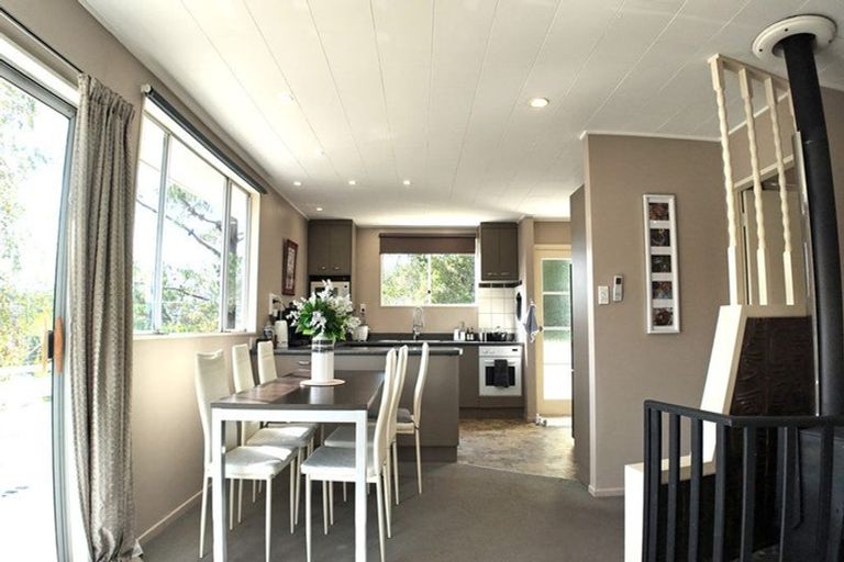 Photo of property in 22b Hillside Drive, Maoribank, Upper Hutt, 5018