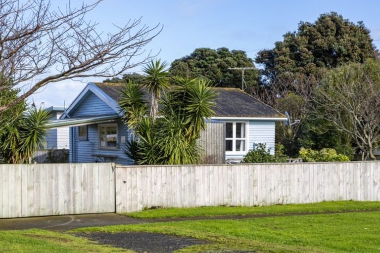 Photo of property in 11 Kepa Street, Ohawe, Hawera, 4671