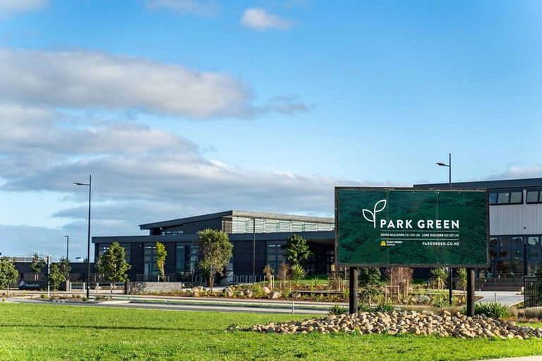 Photo of property in 16 Evergreen Parade, Rosehill, Papakura, 2113