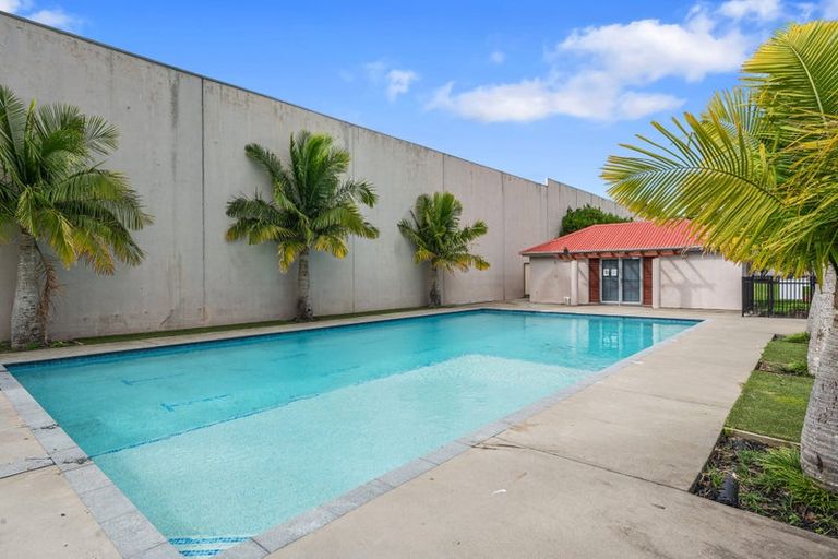 Photo of property in 13a/30 Westward Ho, Glen Eden, Auckland, 0602