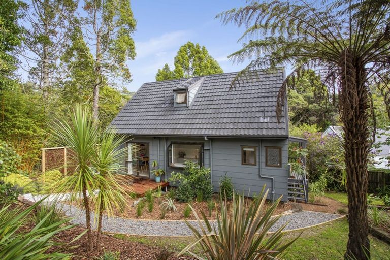 Photo of property in 62 Wirihana Road, Titirangi, Auckland, 0604