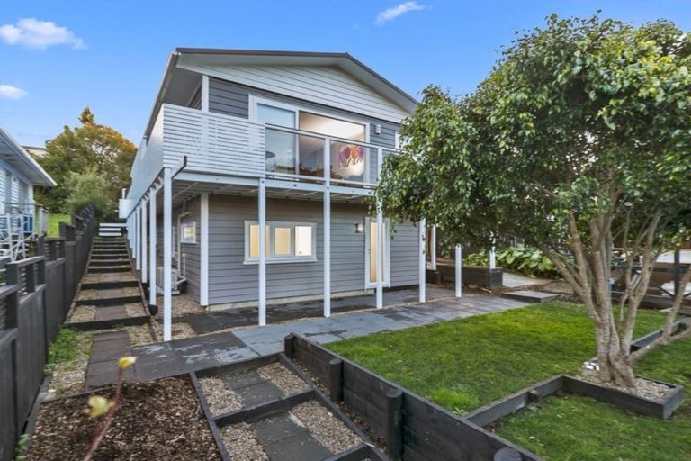 Photo of property in 11 Gurnard Road, Stillwater, Silverdale, 0993