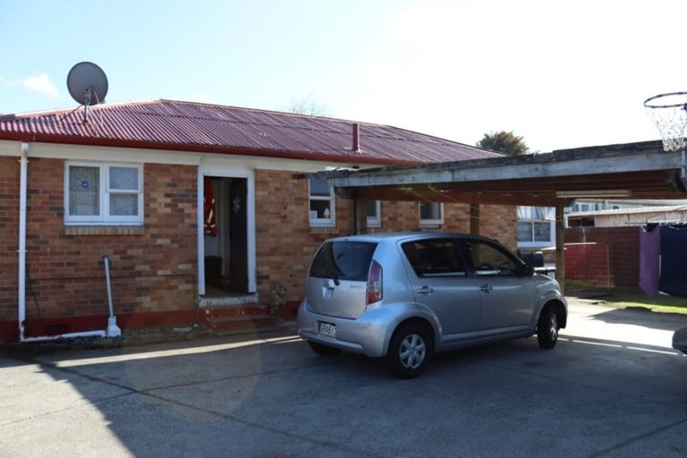 Photo of property in 8 Rollerson Street, Papakura, 2110