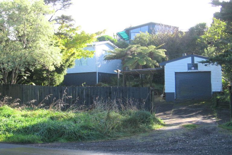 Photo of property in 42 Victory Road, Laingholm, Auckland, 0604