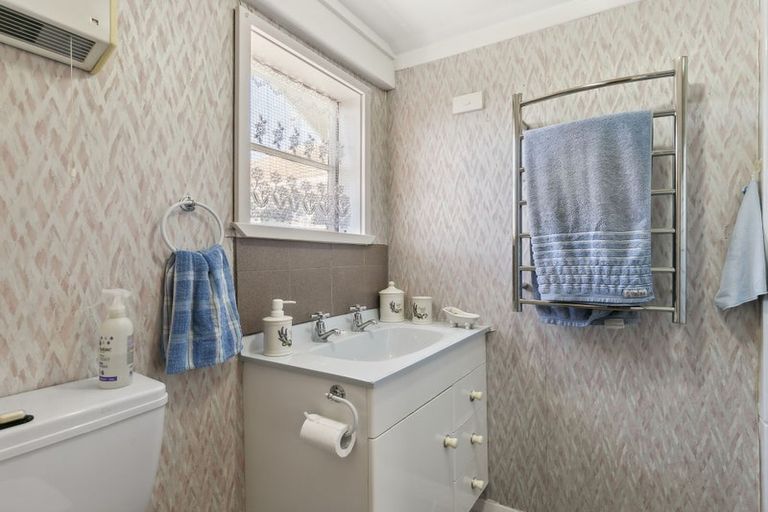 Photo of property in 159 Sutherland Road, Lyall Bay, Wellington, 6022