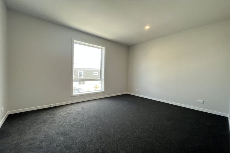 Photo of property in 7/30 Adventure Drive, Whitby, Porirua, 5024