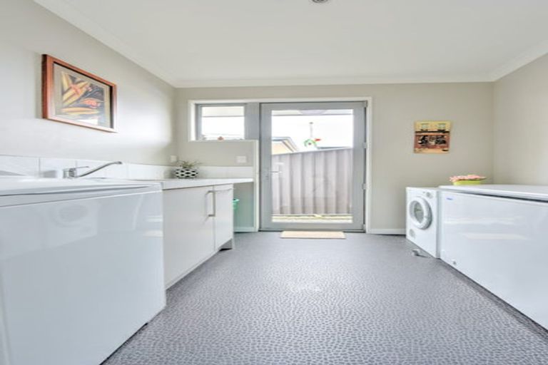 Photo of property in 2 Wolsley Street, Gore, 9710