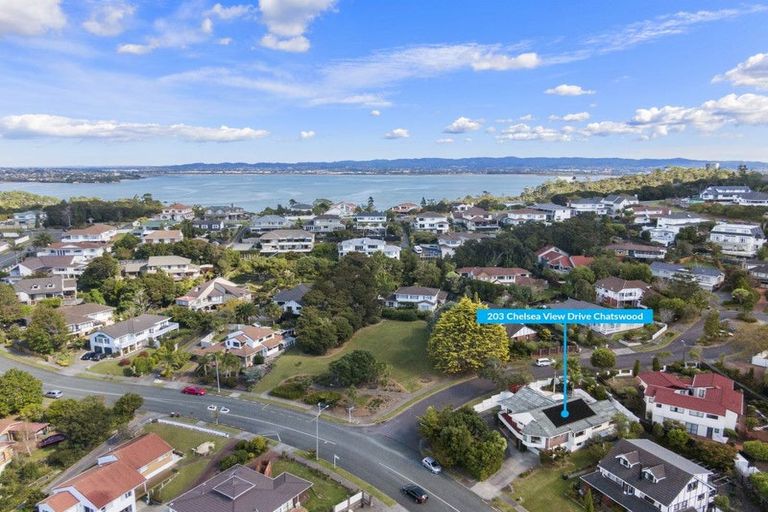 Photo of property in 203 Chelsea View Drive, Chatswood, Auckland, 0626