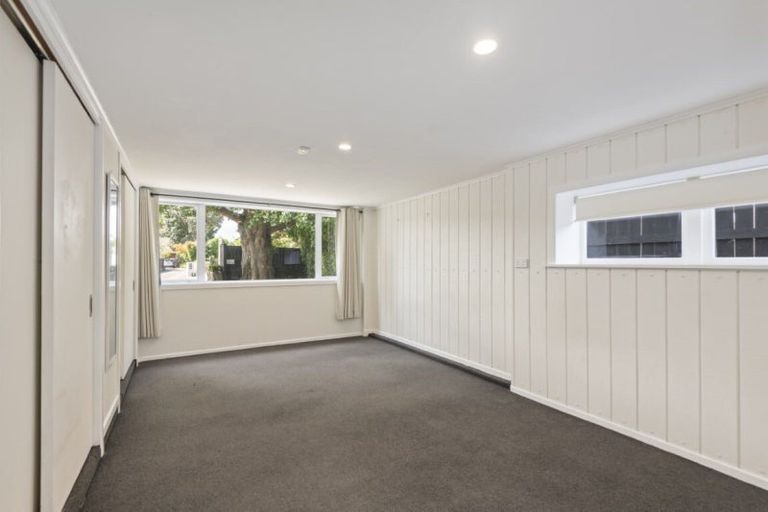 Photo of property in 6 Hughes Avenue, Hokowhitu, Palmerston North, 4410