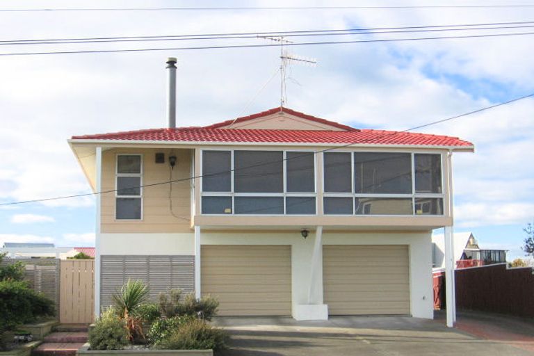 Photo of property in 53 Hartley Street, Foxton Beach, Foxton, 4815