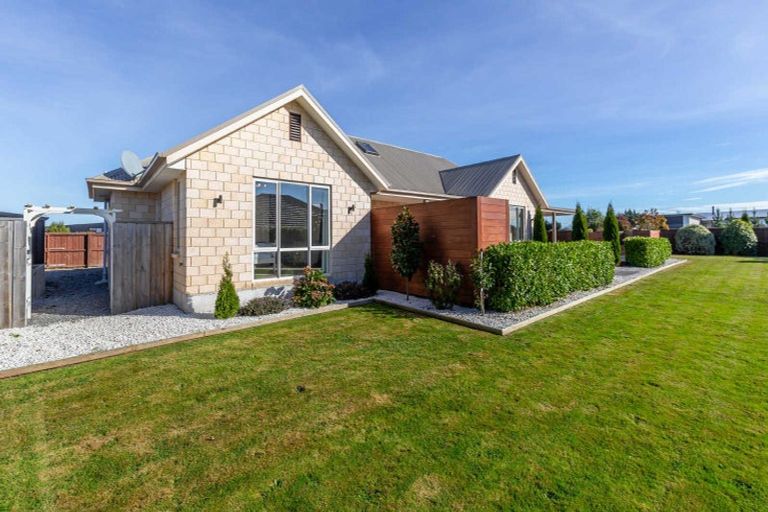 Photo of property in 32 Wilfield Drive, West Melton, 7618