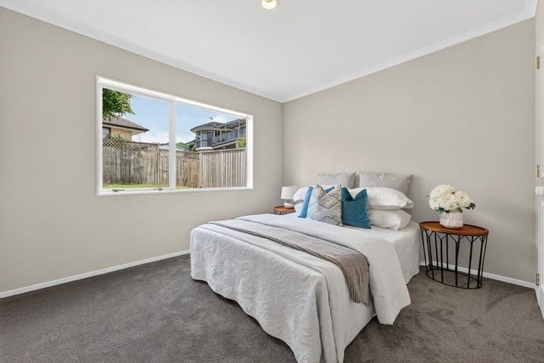 Photo of property in 32 Delmont Close, East Tamaki Heights, Auckland, 2016