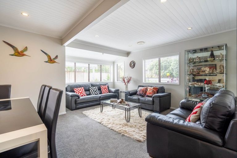 Photo of property in 23 Ara Kuaka, Waikanae Beach, Waikanae, 5036