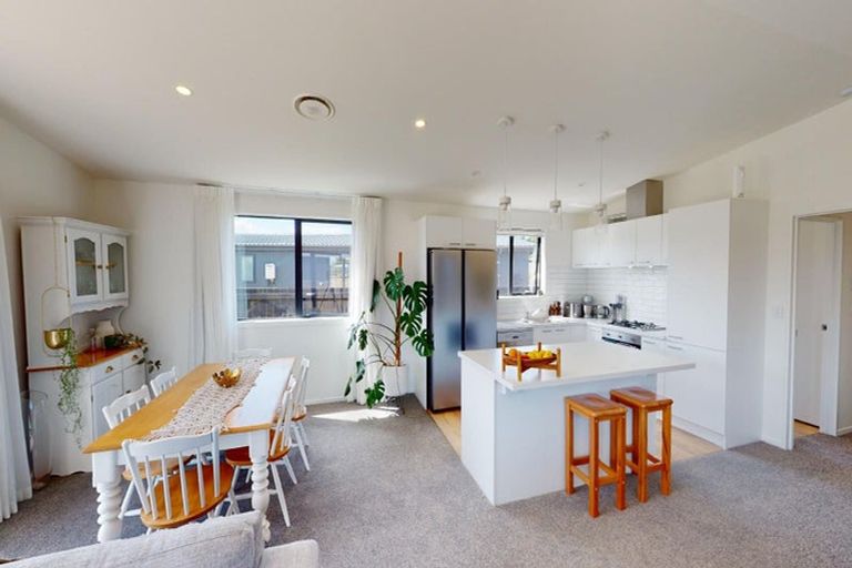 Photo of property in 27 Walton Street, Bulls, 4818