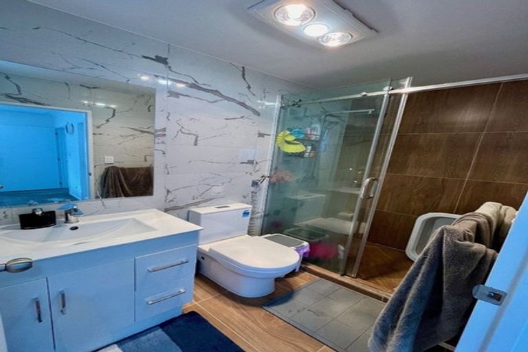 Photo of property in 1d Ohira Place, Henderson, Auckland, 0612