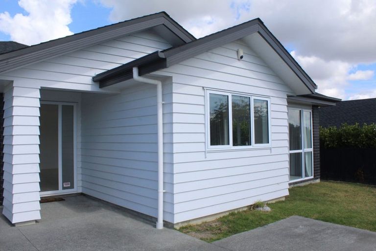 Photo of property in 21 Eastview Crescent, Stanmore Bay, Whangaparaoa, 0932