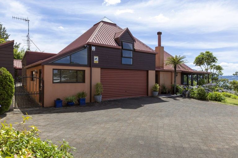 Photo of property in 892 Acacia Bay Road, Acacia Bay, Taupo, 3330