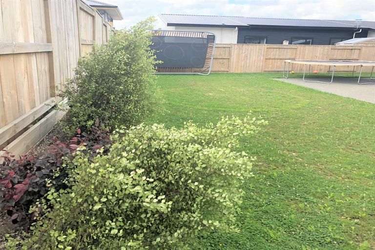 Photo of property in 15 Coutts Way, Fitzherbert, Palmerston North, 4410