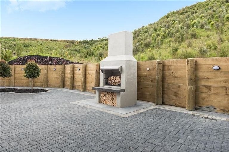 Photo of property in 39 Rochfort Crescent, Pyes Pa, Tauranga, 3112