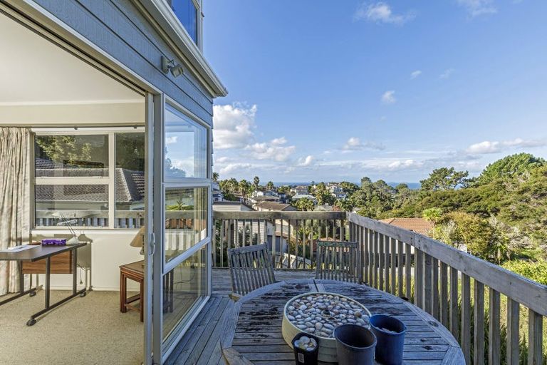 Photo of property in 493 East Coast Road, Murrays Bay, Auckland, 0630