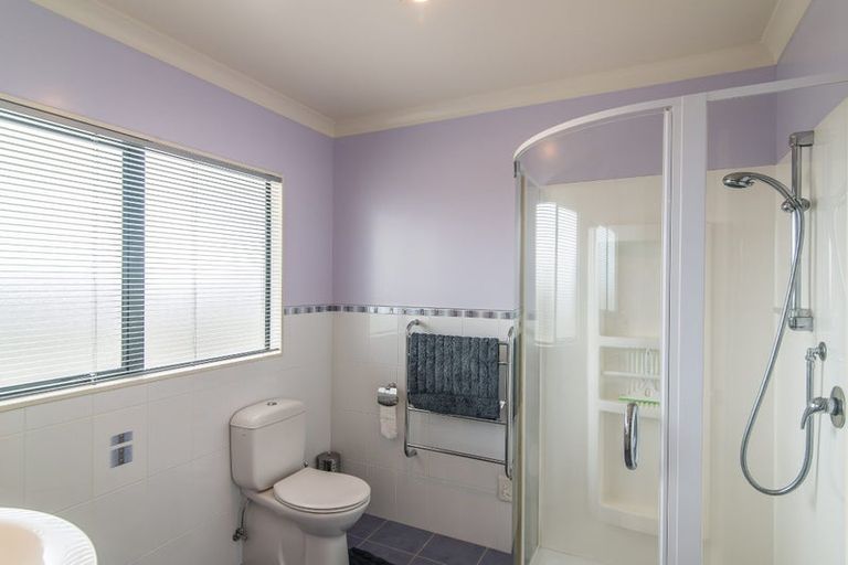 Photo of property in 49 Seaview Road, Paraparaumu Beach, Paraparaumu, 5032