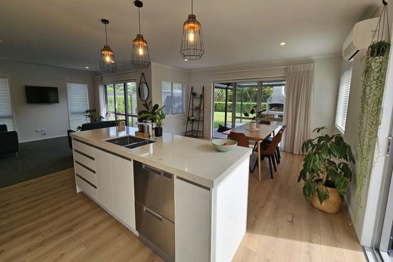 Photo of property in 13 Birdie Lane, Waiwhakaiho, New Plymouth, 4312