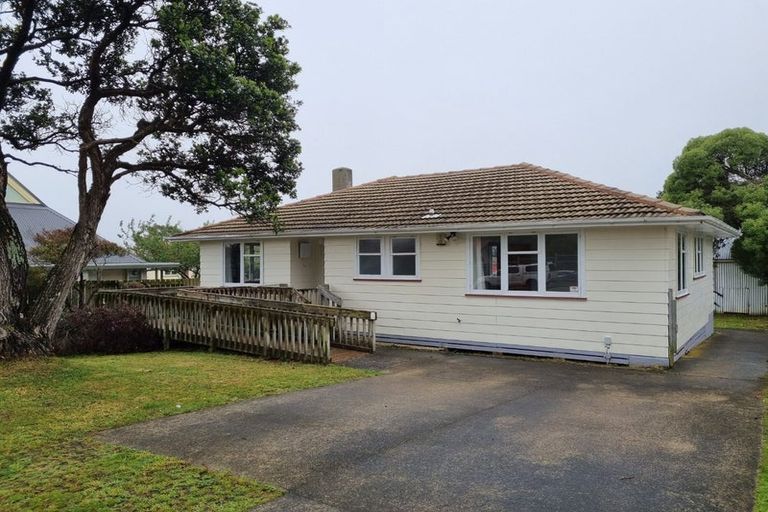 Photo of property in 126 Corinna Street, Waitangirua, Porirua, 5024
