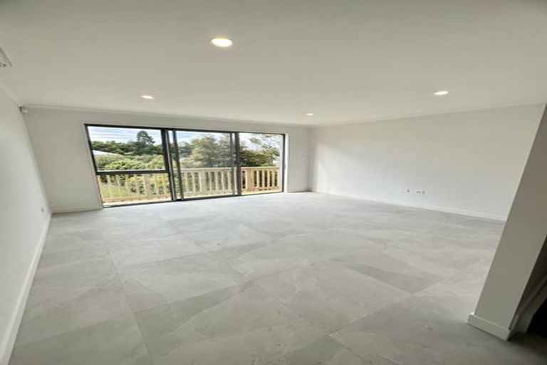Photo of property in 4/11 Celeste Place, Totara Vale, Auckland, 0627