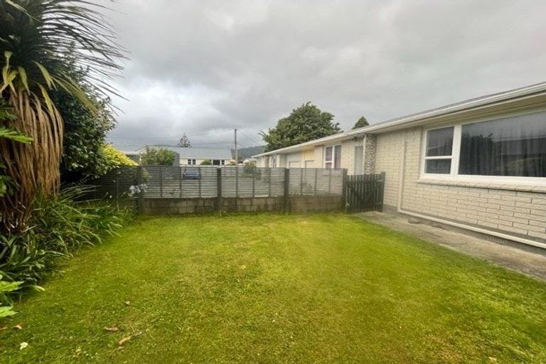Photo of property in 1/8 Derwent Lee Grove, Epuni, Lower Hutt, 5011