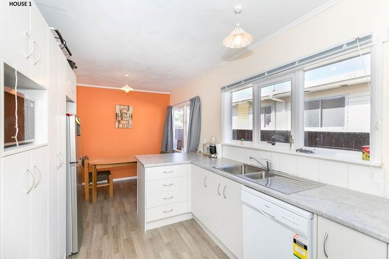 Photo of property in 1 Helena Road, Hillcrest, Hamilton, 3216