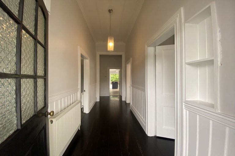 Photo of property in 25 Gilbert Street, New Plymouth, 4310