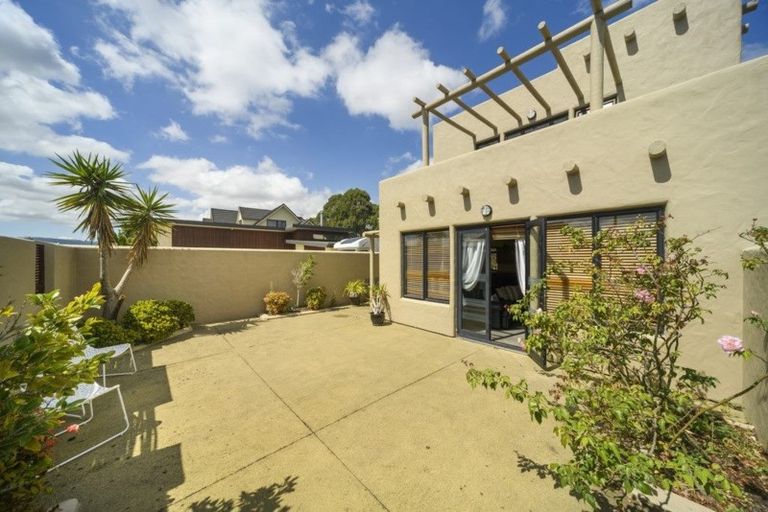 Photo of property in 44 Ruapehu Drive, Fitzherbert, Palmerston North, 4410