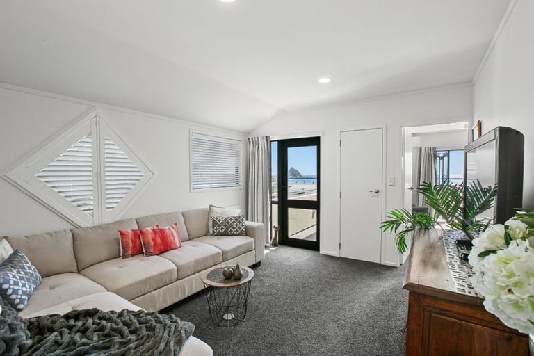 Photo of property in 46 Whiteley Street, Moturoa, New Plymouth, 4310