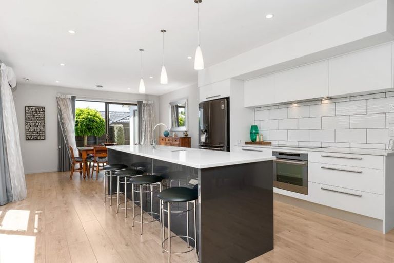 Photo of property in 1 Bargrove Close, Halswell, Christchurch, 8025